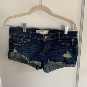 Gilly Hicks sz 27 denim shorts